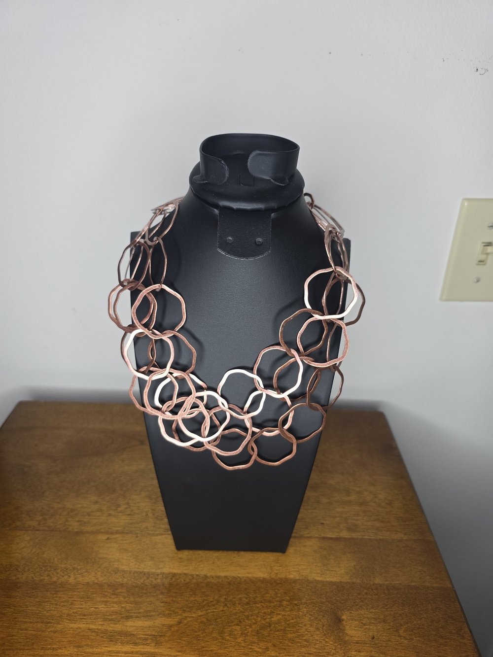 Premier Designs Retired Haute Spot Copper Rose Gold Linked Loop Necklace